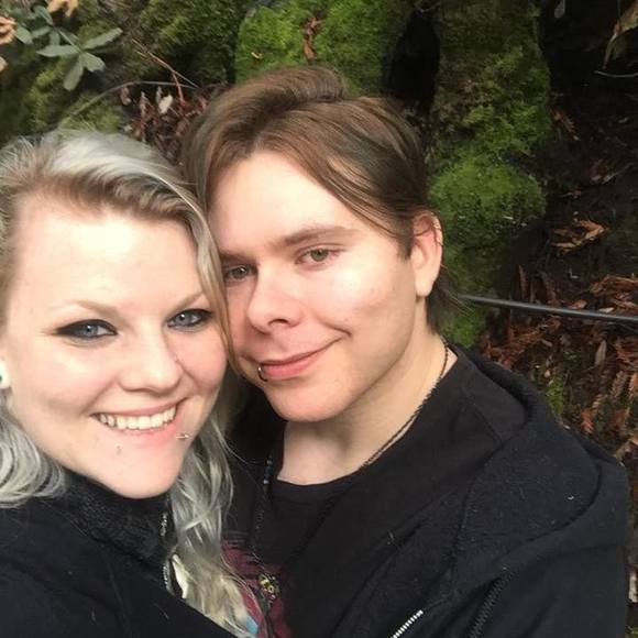 Meet your Posher, Andee - Picture 1 of 1